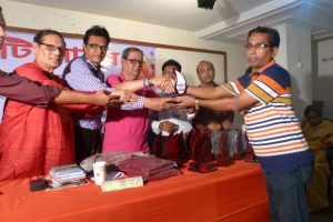 বিশিষ্ট মৃত্তিকা বিজ্ঞানী লেখক ও কবি নূরুল হুদা আল মামুন ‘মা মাটি মানুষ’ গ্রুপের সম্মাননা পেলেন