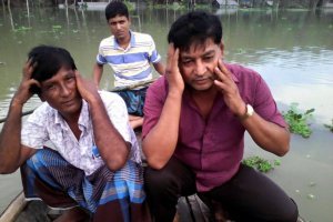 ভূঞাপুরে মৎস্য ব্যবসায়ীর মাথায় হাতঃ বন্যায় ভেসে গেছে কোটি টাকার মাছ