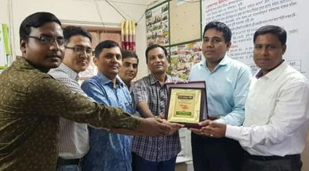 কৃষি কর্মকর্তাকে সংবর্ধনা