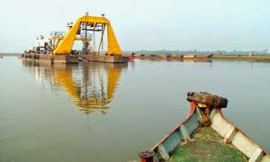 ক্ষতির মুখে কৃষকেরা