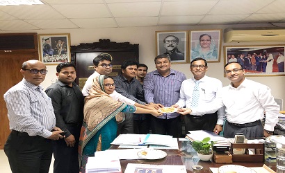 শেকৃবিতে পাঙ্গাস ও সিলভার কার্প মাছ দিয়ে বিস্কুট ও চানাচুর  তৈরি