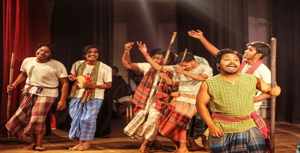 সুনামগঞ্জের হাসনরাজা মিলনায়তনে মঞ্চায়িত হলো নাটক ‘বাঘের শিন্নী