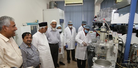বারি’র ল্যাব বিজ্ঞানীদের স্থানীয়ভাবে হ্যান্ড সেনিটাইজার তৈরি