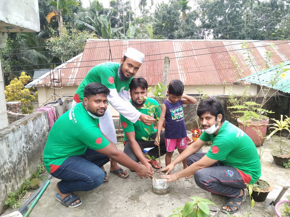 শেরপুরে জন্ম দিবস উপলক্ষে বৃক্ষ রোপণ ও রক্ত দান কর্মসূচী অনুষ্ঠিত