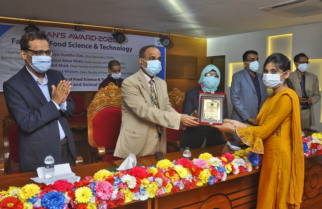 ডিন’স অ্যাওয়ার্ড পেলেন সিভাসু’র ২১ শিক্ষার্থী