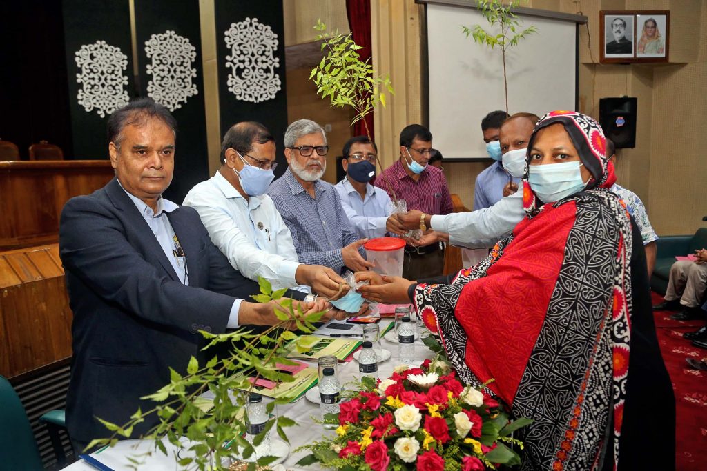 নিরাপদ খাদ্য উৎপাদনে