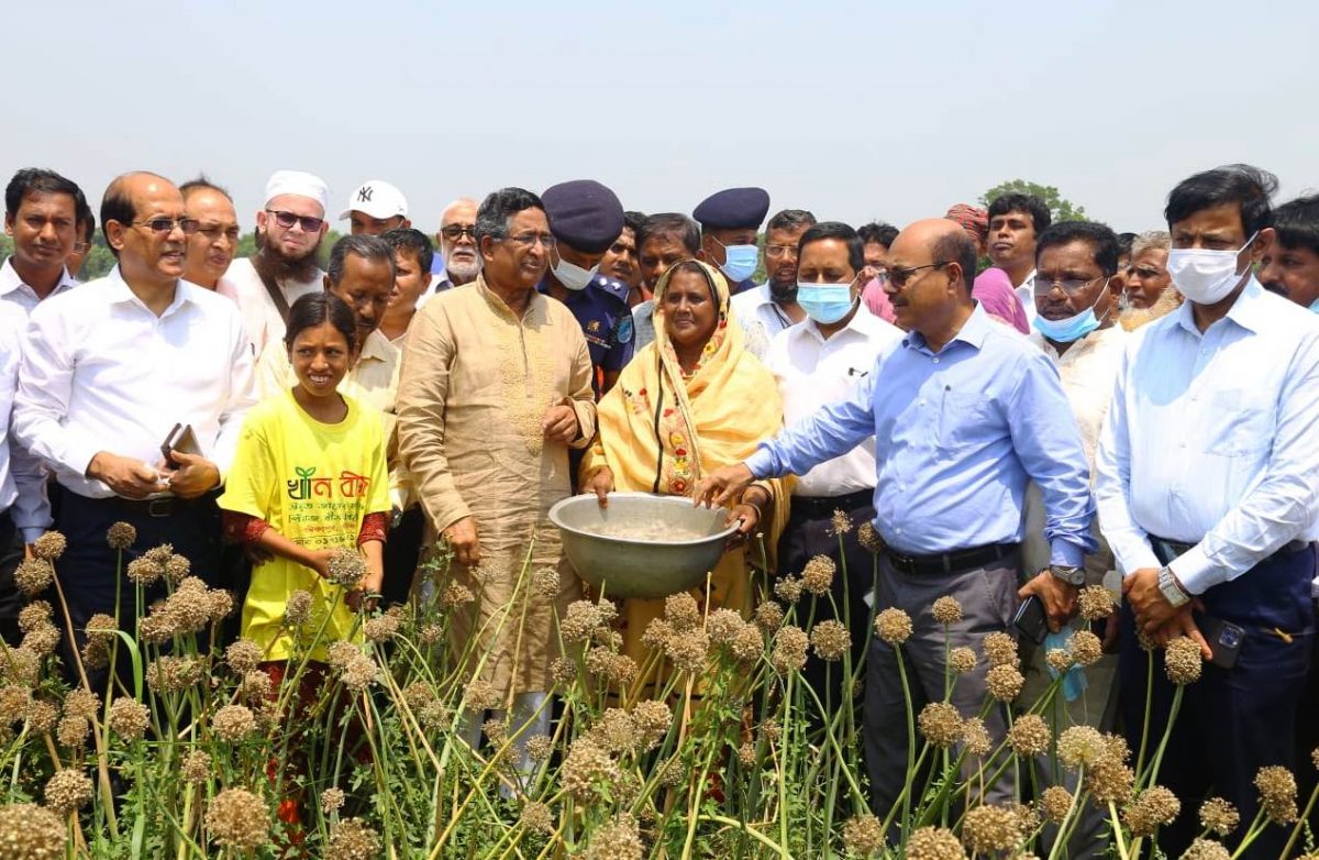 পেঁয়াজবীজ ও পেঁয়াজে স্বয়ংসম্পূর্ণ হতে কাজ চলছে:কৃষিমন্ত্রী